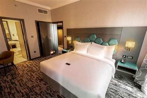 edge creekside hotel Now $81 (Was $̶1̶0̶9̶) on Tripadvisor: Edge Creekside Hotel, Dubai
